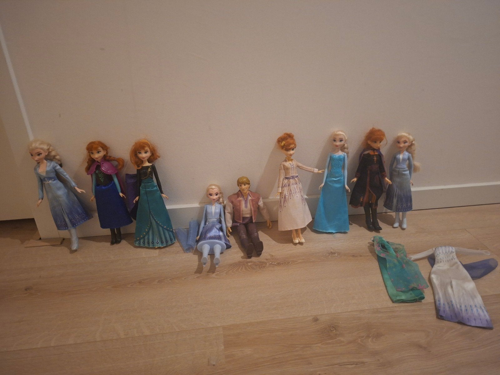 Te koop: Barbiepoppen van Frozen (Elsa, Anna en Kristoff), Kinderen en Baby's, Speelgoed | Poppen, Ophalen, Zo goed als nieuw