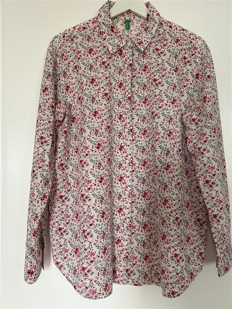 United Colors of Benetton bloemenprint blouse mt L, Wit, Maat 42/44 (L), Ophalen of Verzenden, Zo goed als nieuw