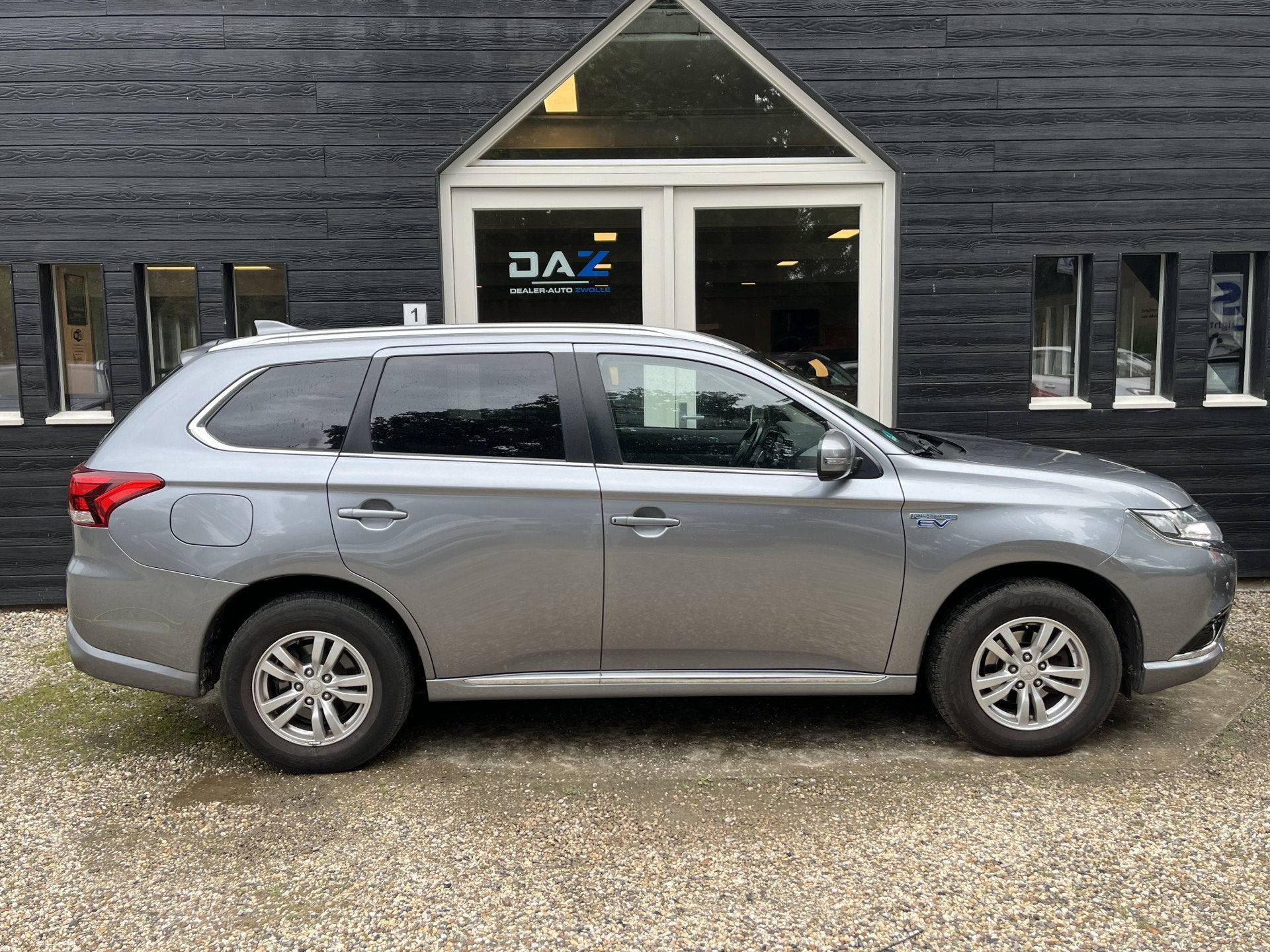 Mitsubishi Outlander 2.0 PHEV Business Edition Aut/Ecc/leer/, Automaat, 135 pk, 4 cilinders, 1820 kg