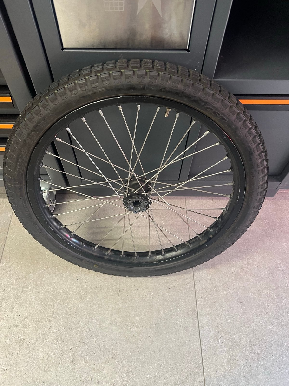 Surron velg met band en nieuwe remschijf, Ophalen of Verzenden, Zo goed als nieuw, Aluminium, Elektrische fiets