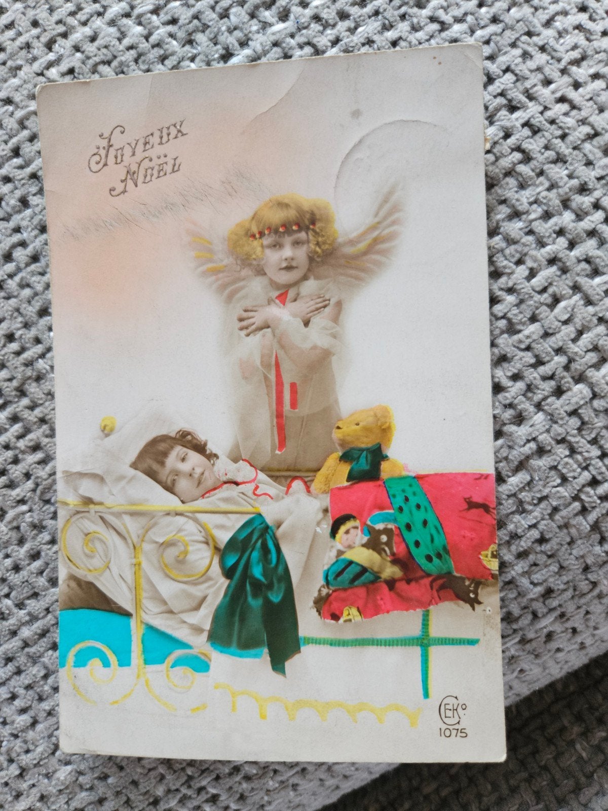 Engel en Kind in bed met  teddybeer, Verzamelen, Ophalen of Verzenden, Voor 1920, Gelopen, Feest(dag)