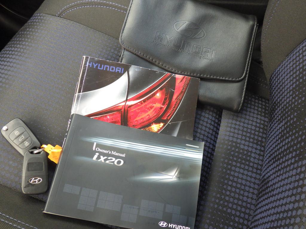 Hyundai ix20 1.4i i-Motion Airco, Hoge Instap, NW APK!, Voorwielaandrijving, Stof, Gebruikt, Zwart