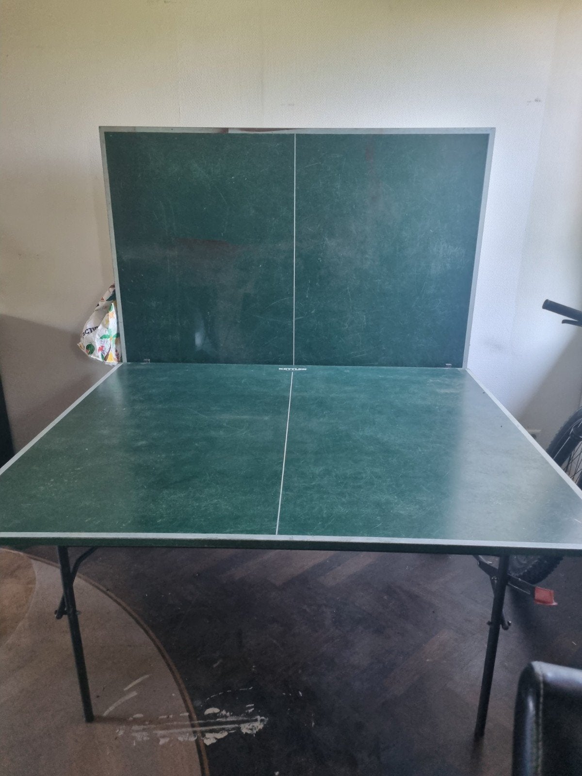 GRATIS Tafeltennistafel Kettler met toebehoren, Ophalen, Gebruikt, Tafel Indoor, Inklapbaar