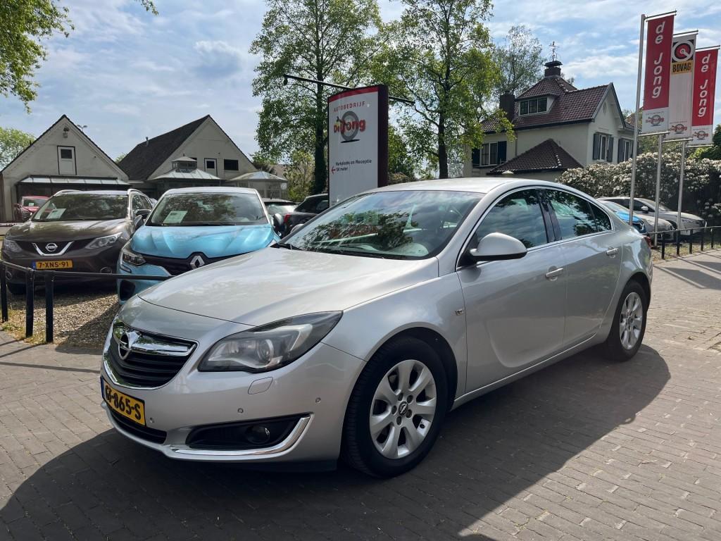 Opel INSIGNIA 1.6 T COSMO 170PK / LEDER / NAVI / CAMERA / DA, Auto's, Gebruikt, Euro 6, 4 cilinders, Bedrijf