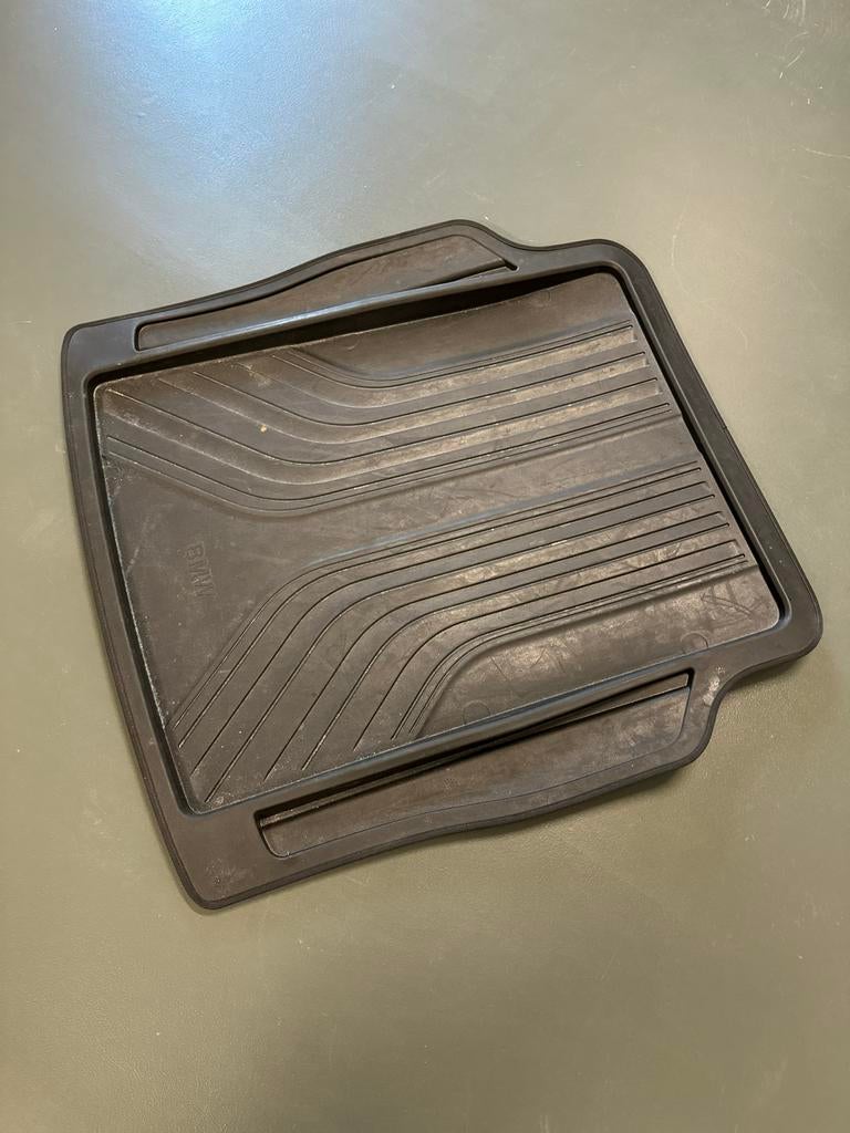 Originele BMW 3-serie F30 rubberen kofferbakmat, Auto diversen, Kofferbakmatten, Ophalen of Verzenden, Gebruikt