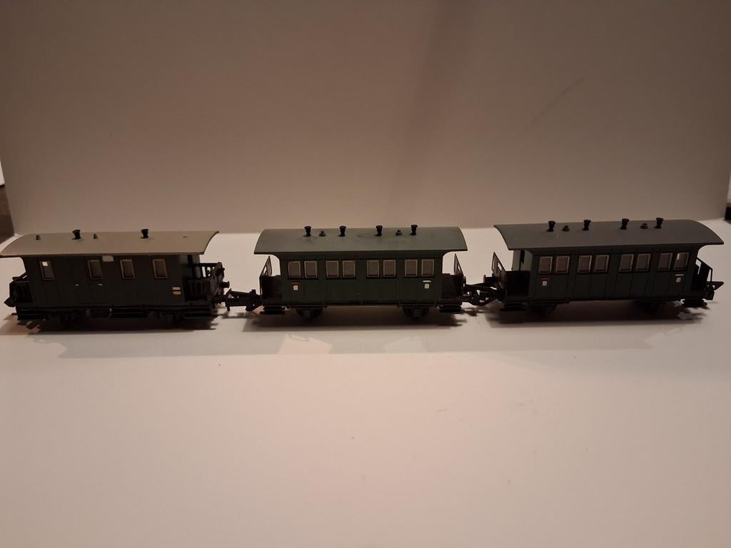 Set van 3 lokaalbaan rijtuigen N-spoor, Hobby en Vrije tijd, Modeltreinen | N-Spoor, Overige merken, Gebruikt, Gelijkstroom, Wagon