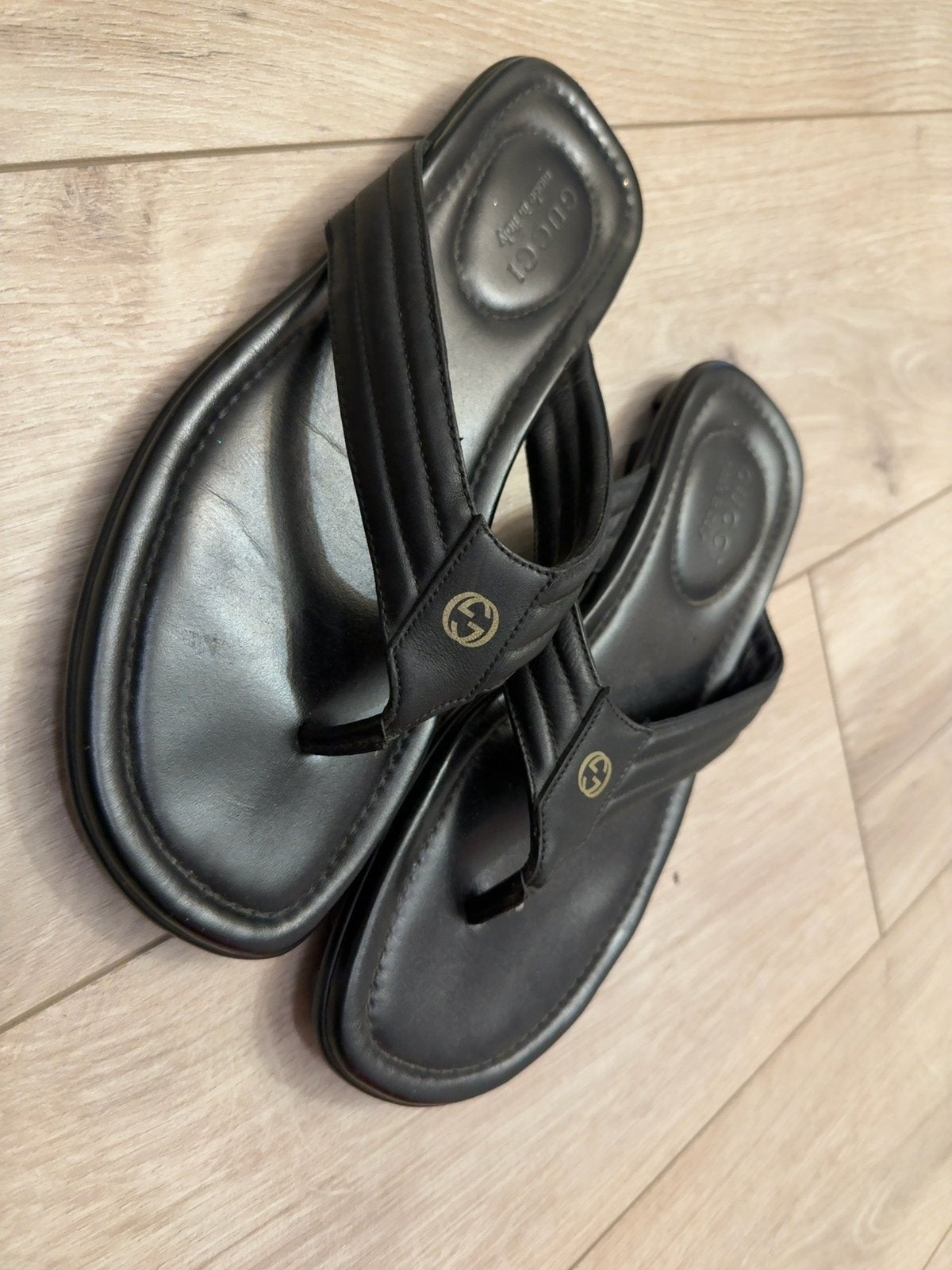 Originele Gucci leren teenslippers Maat 42 met aankoopbon!, Ophalen of Verzenden, Zo goed als nieuw