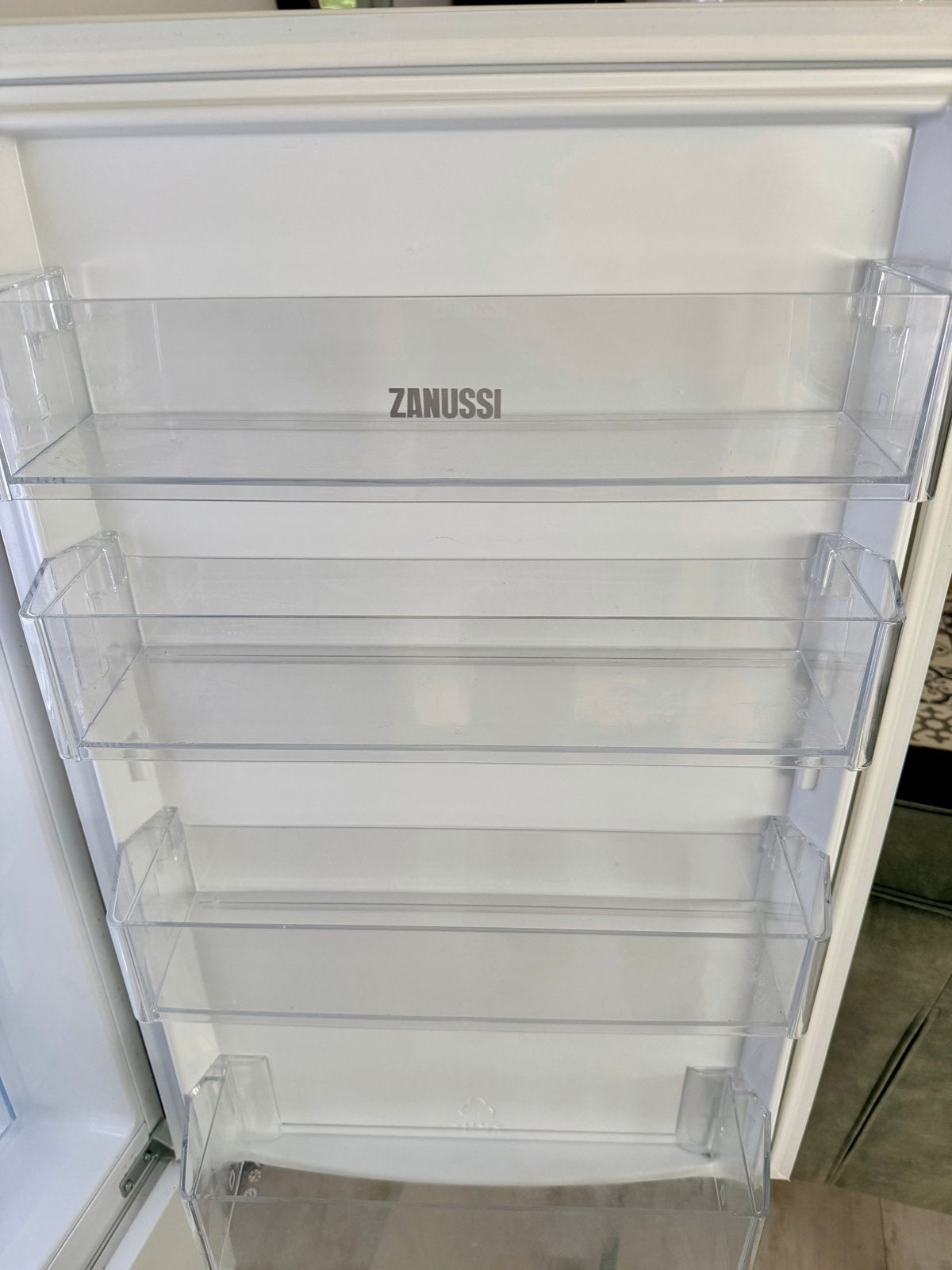 Foto 8 van Zanussi ZNLN14FS Inbouw Koel-vriescombinatie - Z.G.A.N.