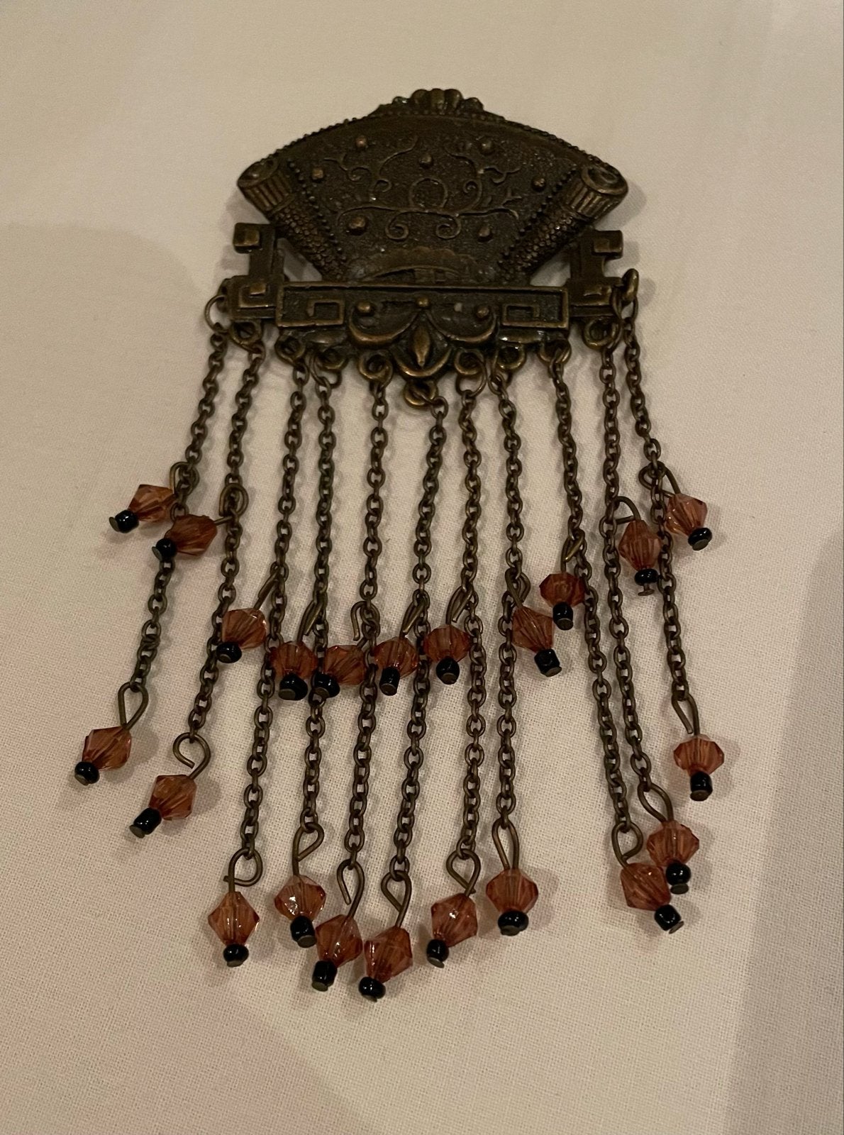 Bronzen broche met losse kettinkjes en kralen, 6 cm breed, Sieraden, Tassen en Uiterlijk, Broches, Brons, 4 tot 7 cm, Bruin, Nieuw