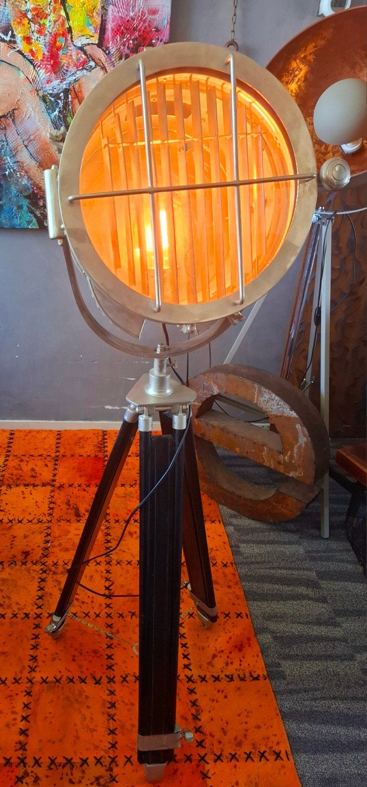 Stoere industriële theatersport op houten driepoot, Ophalen, Gebruikt, Industrieel vintage, E27 (groot)