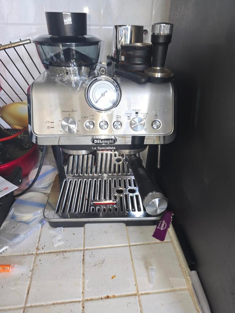 De'Longhi La Specialista espressomachine met bonenmaler, Stoompijpje, Espresso apparaat, Zo goed als nieuw, 2 tot 4 kopjes