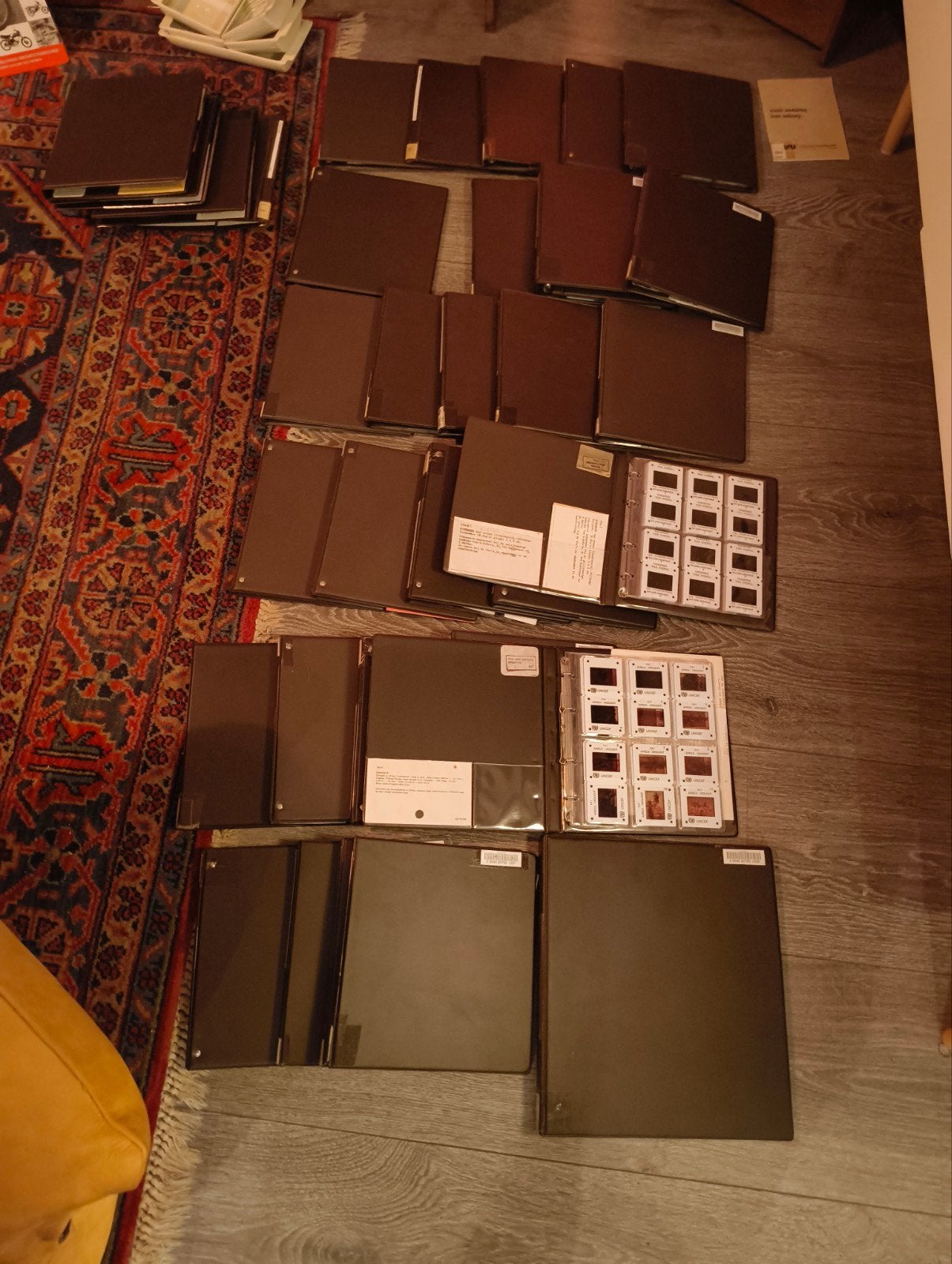 28 mappen met vintage 35mm dia's, Ophalen of Verzenden