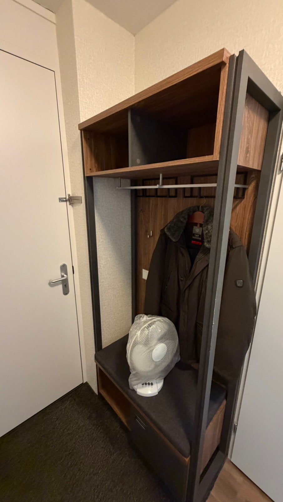 Garderobe kast/kapstok, Huis en Inrichting, Ophalen, 50 tot 100 cm, Zo goed als nieuw, Minder dan 100 cm