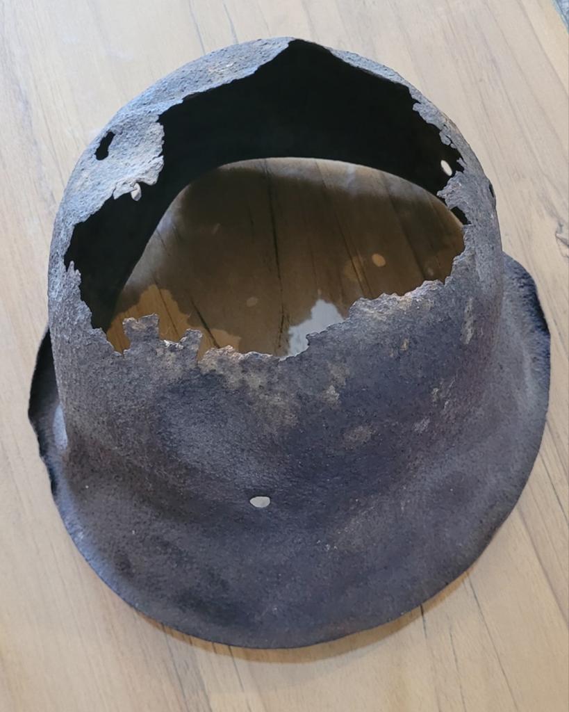 Duitse tweede wereldoorlog helm., Verzamelen, Militaria | Tweede Wereldoorlog, Ophalen of Verzenden, Duitsland, Helm of Baret
