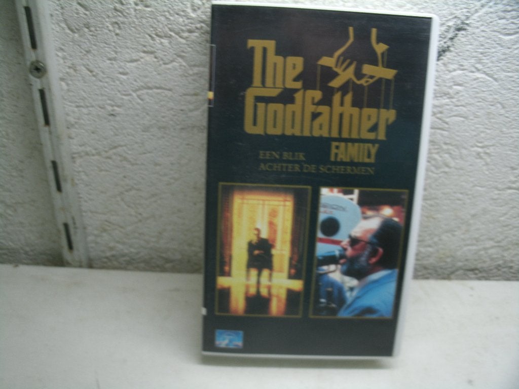 vhs 255b the godfather family, Alle leeftijden, Ophalen of Verzenden, Zo goed als nieuw, Komedie