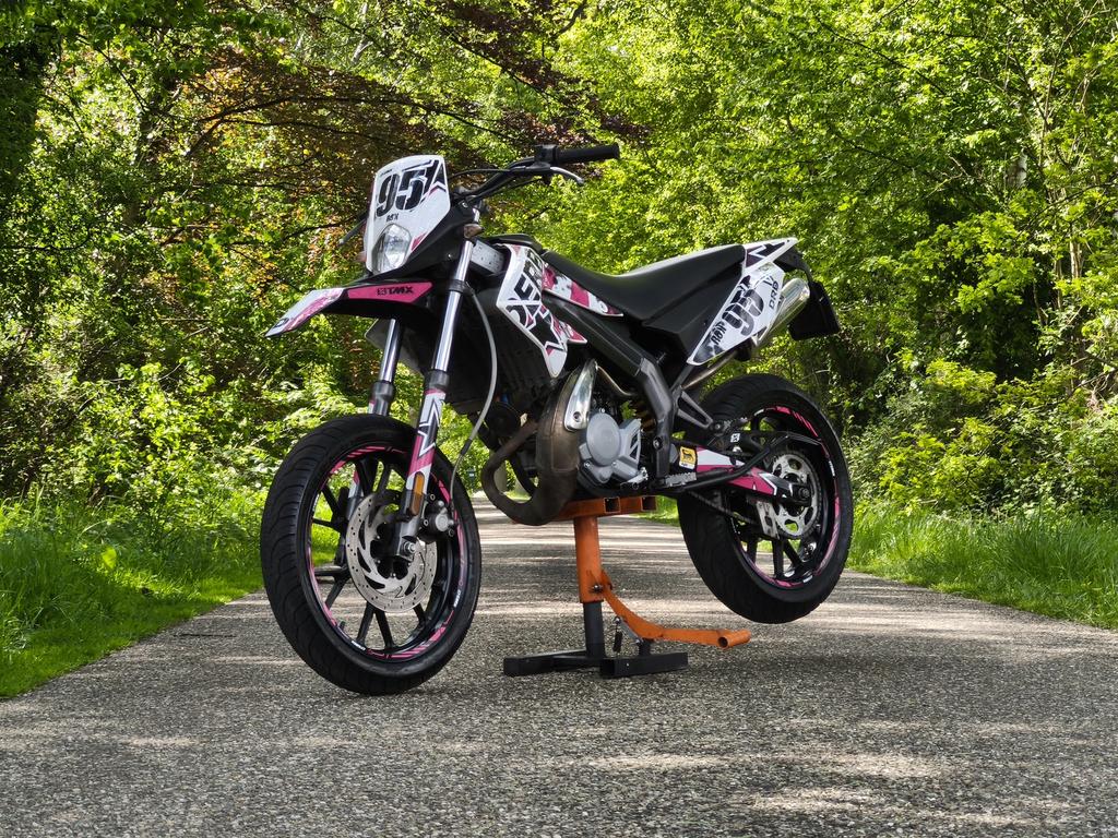 Derbi DRD XTREME 2016. TOP STAAT!!, Ophalen, 6 versnellingen, Maximaal 45 km/u, 49 cc