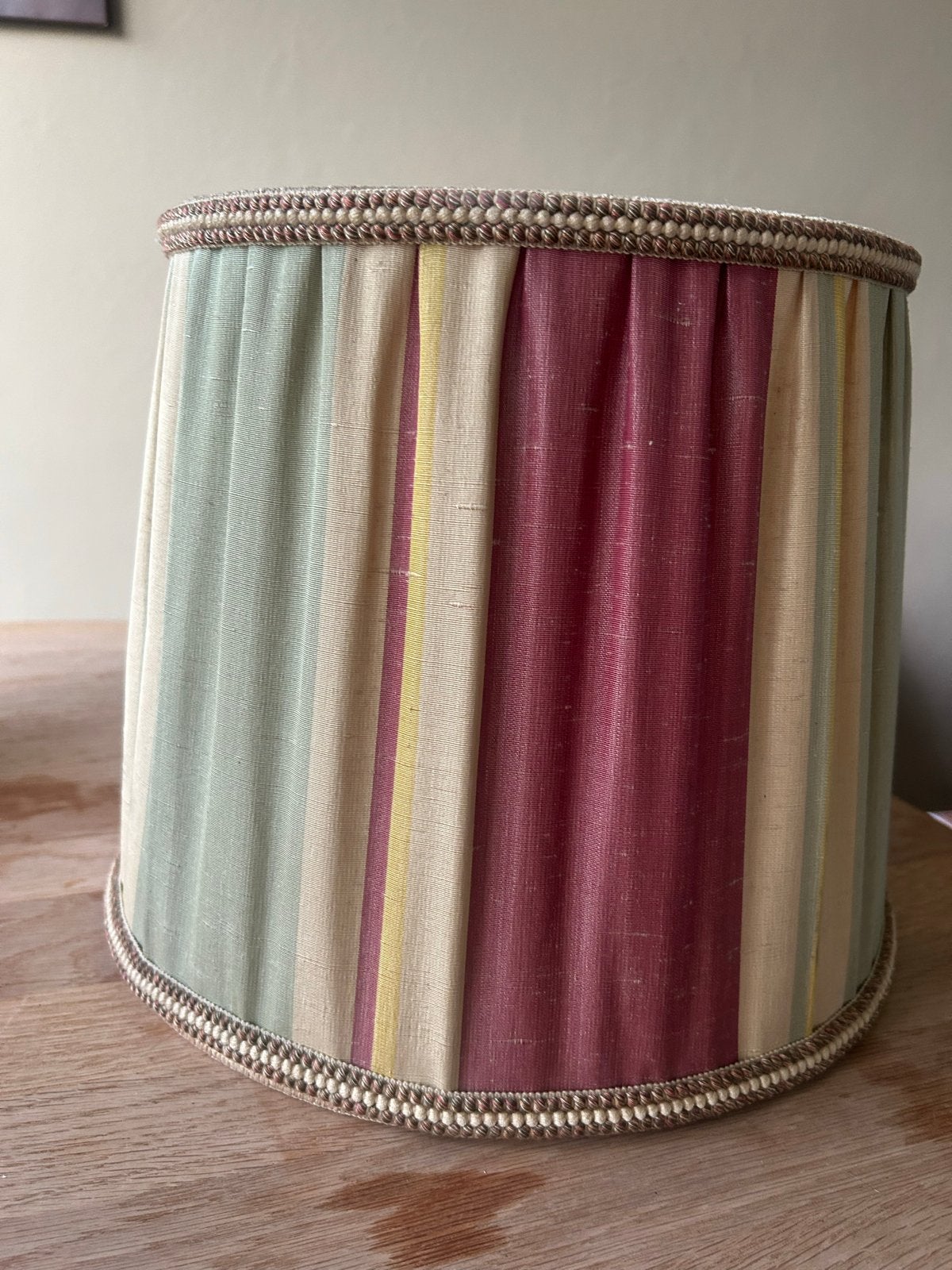 Vintage gestreepte lampenkap - Groen, Rood, Geel, Huis en Inrichting, Lampen | Lampenkappen, Gebruikt, 25 tot 50 cm, Rond, Ophalen of Verzenden