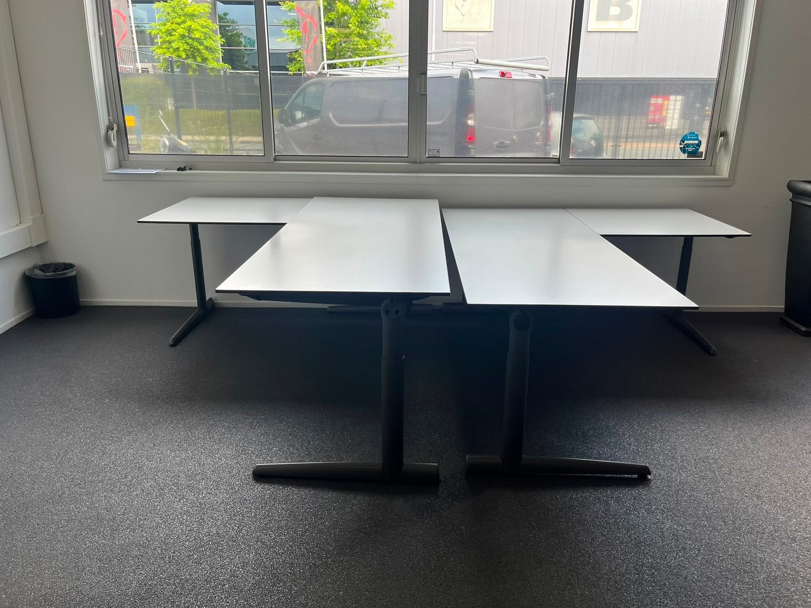 Groot Ahrend Hoekbureaus Wit/Grijs, Huis en Inrichting, Bureaus, Ophalen, Gebruikt, Hoekbureau, 200 cm