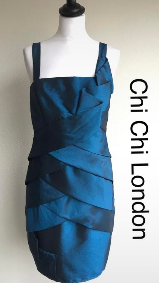 Chi Chi London Jurk Maat 12 (UK), Kleding | Dames, Jurken, Zo goed als nieuw, Maat 38/40 (M), Blauw, Knielengte, Ophalen of Verzenden