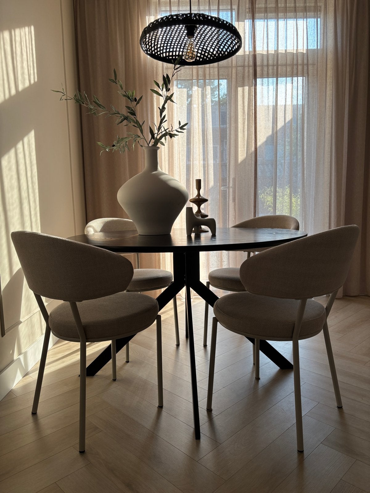 WOOOD Bruno Eettafel - Rond, Zwart (Gebruikt), Huis en Inrichting, Tafels | Eettafels, Ophalen, Gebruikt, 100 tot 150 cm, Rond