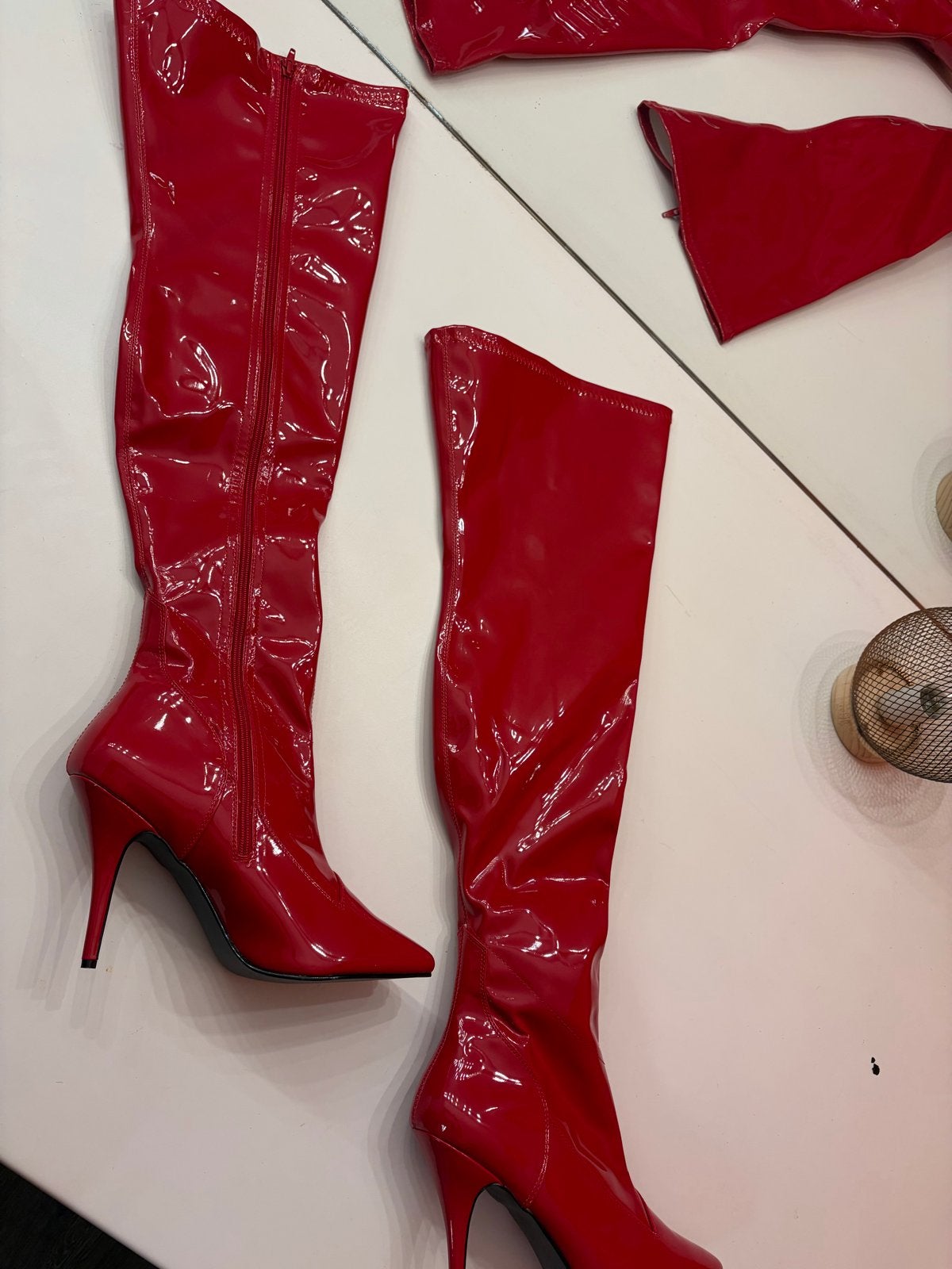 Nieuwe Laklaarzen Stiletto Maat 44, Hoge laarzen, Nieuw, Ophalen of Verzenden, Rood