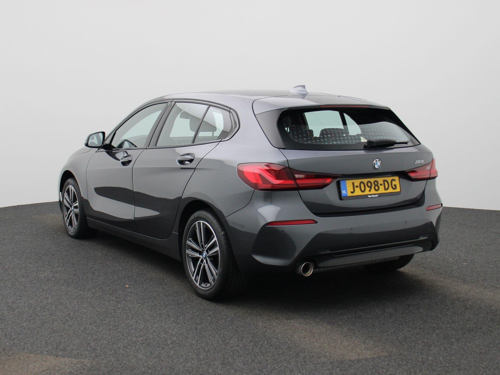 BMW 1-serie 118i Executive Edition 140PK | Automaat | Naviga, Gebruikt, Leder en Stof, Origineel Nederlands, Bedrijf