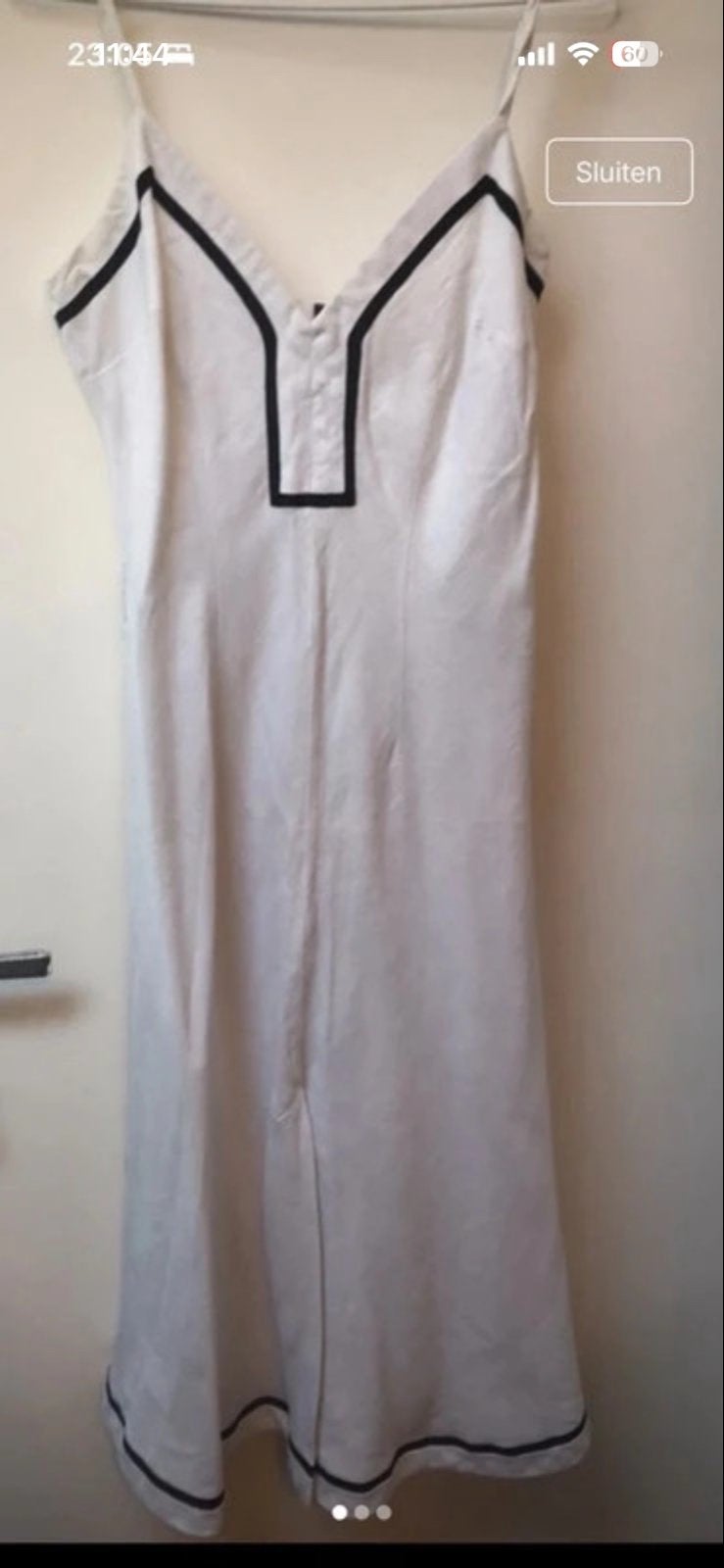 Witte jurk met zwarte biesjes - Naf Naf, Maat 38/40 (M), Wit, Ophalen of Verzenden, Zo goed als nieuw