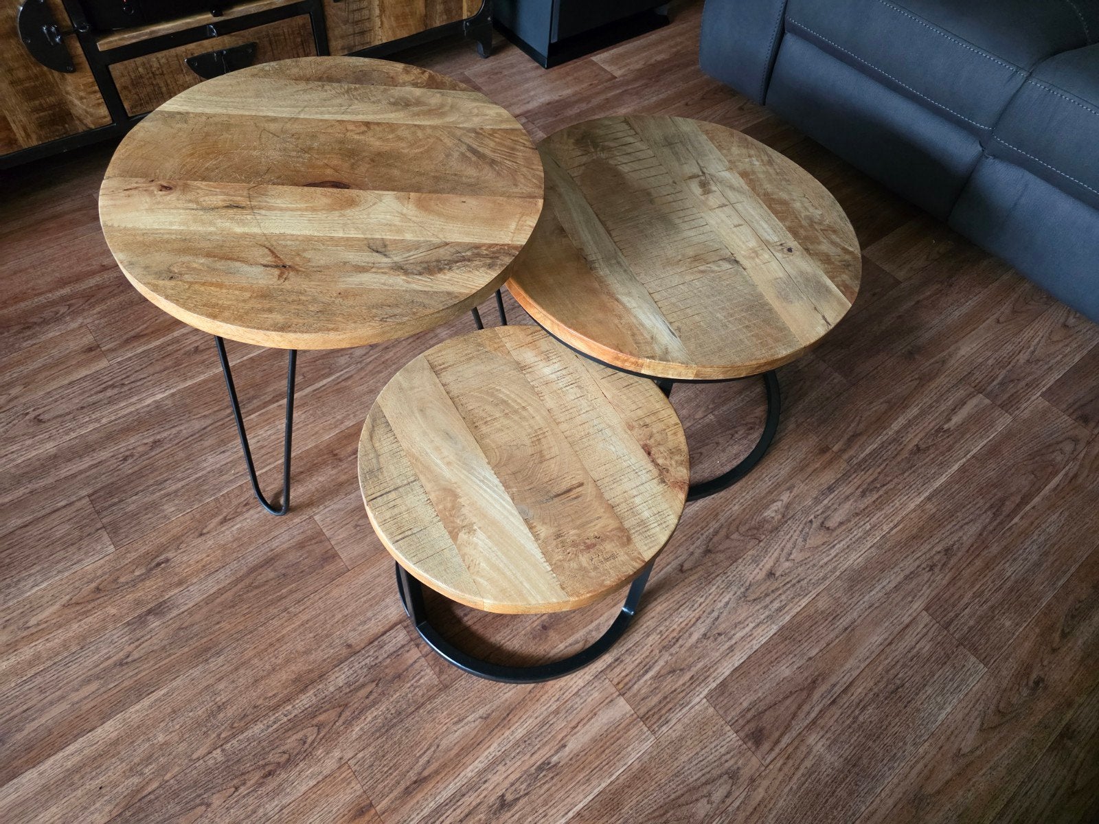 Set van 3 ronde salontafels van mangohout en metaal, Huis en Inrichting, Tafels | Salontafels, Ophalen, Gebruikt, 50 tot 100 cm