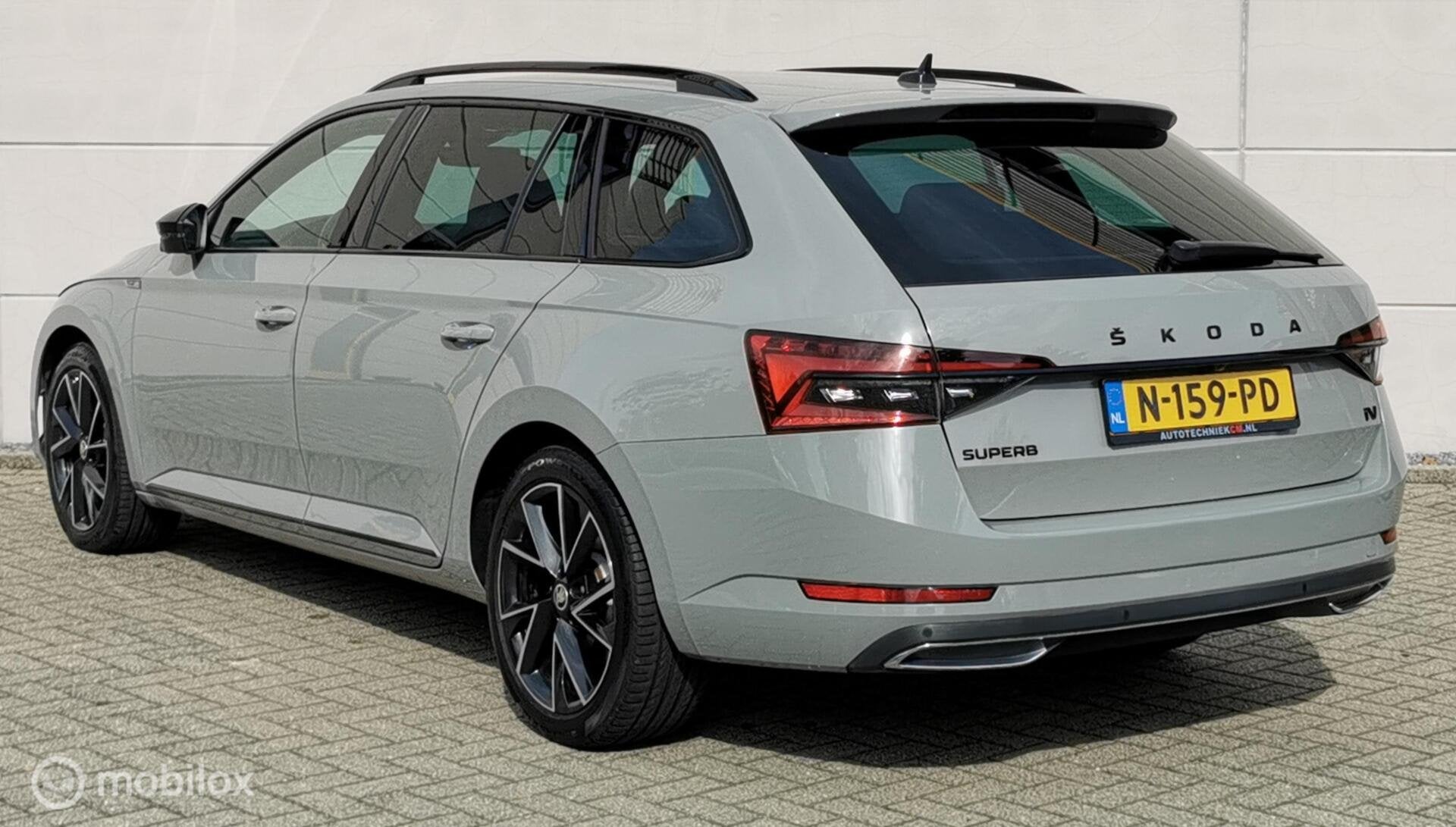 SKODA SUPERB COMBI 1.4 TSI iV SPORTLINE /225PK/DSG/ACC/360/, Auto's, 4 cilinders, Hybride Elektrisch/Benzine, 1600 kg, 102 €/maand