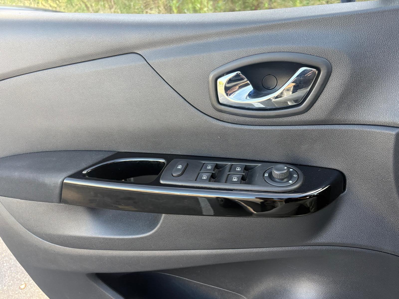 Renault Captur 1.2 TCE 120 EDC 2016 Wit, Adaptive Cruise Control, Stof, 625 kg, 4 cilinders