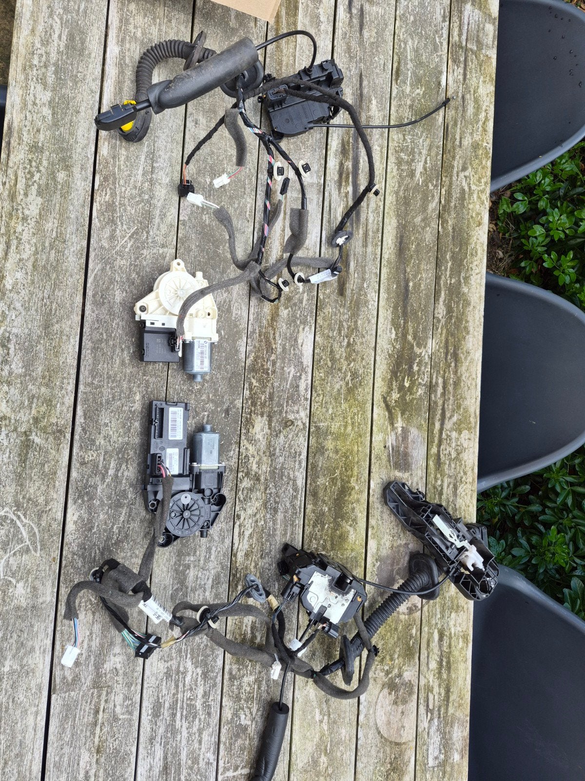 Raammotoren Renault Megane 3 GrandTour (rechts voor en ach, Auto-onderdelen, Ophalen of Verzenden, Gebruikt, Renault