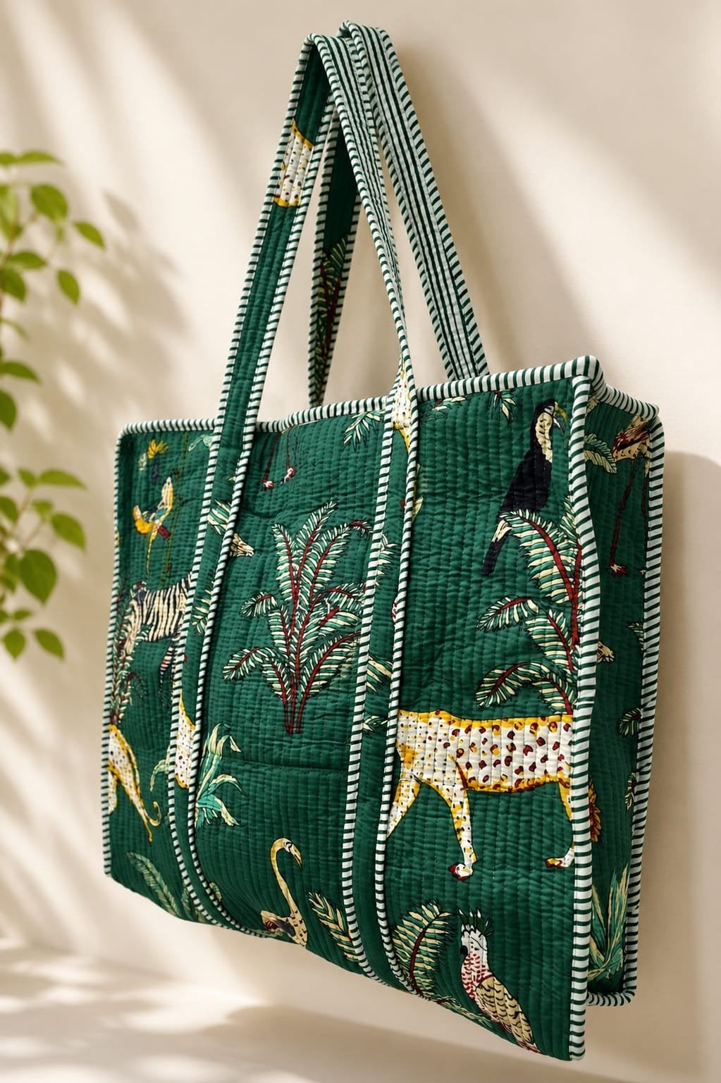 Grote gewatteerde shopper met jungleprint, Sieraden, Tassen en Uiterlijk, Tassen | Damestassen, Ophalen of Verzenden, Nieuw, Groen