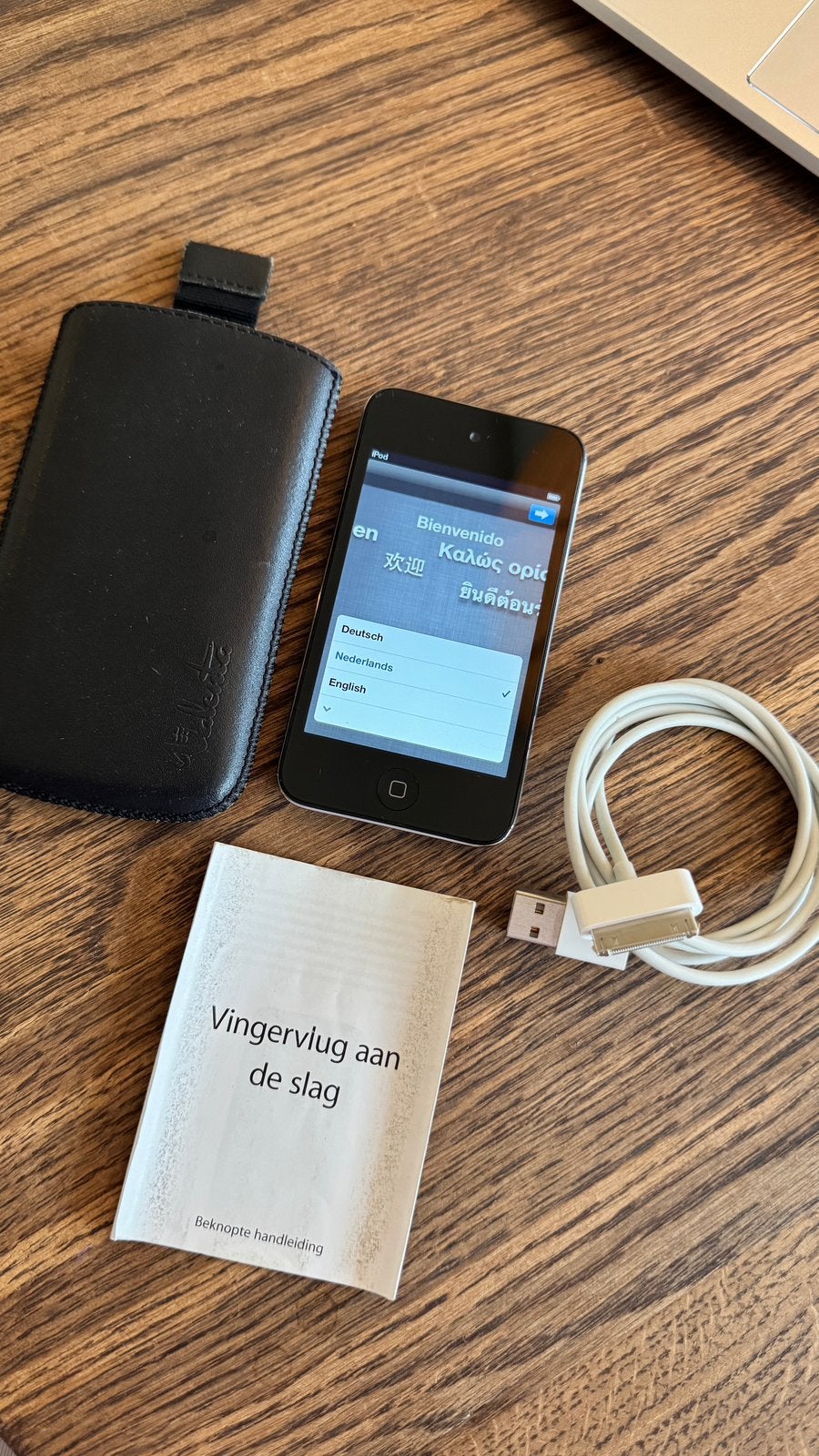 Ipod Touch 4e generatie 8GB incl. accessoires, Audio, Tv en Foto, Gebruikt, Touch, Zwart, Ophalen of Verzenden