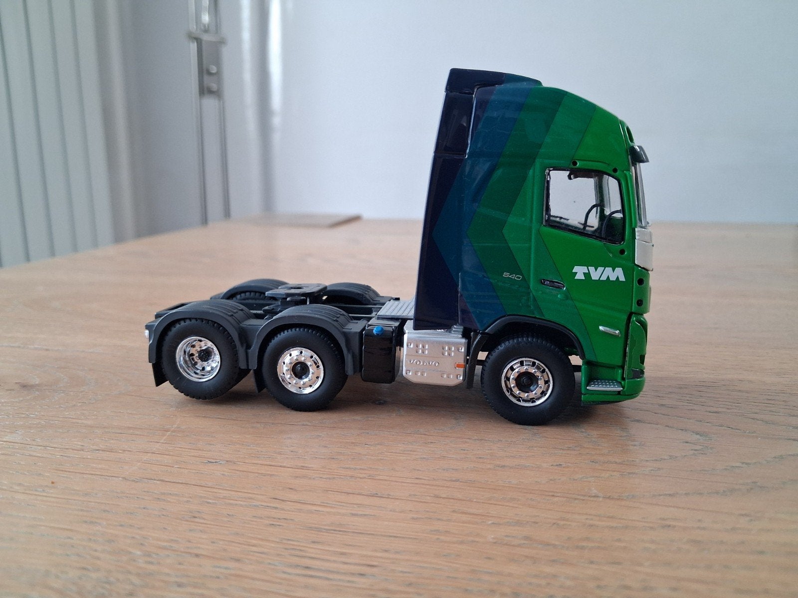 Tekno Volvo FH5 trekker 6x2 onderdelen, Hobby en Vrije tijd, Ophalen of Verzenden, Gebruikt, Bus of Vrachtwagen, Tekno