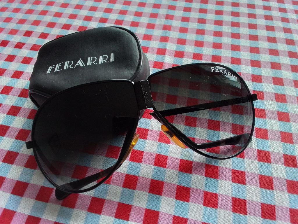 Vintage 'FERARRI' zonnebril met etui, Ophalen of Verzenden, Gebruikt, Zwart, Overige merken