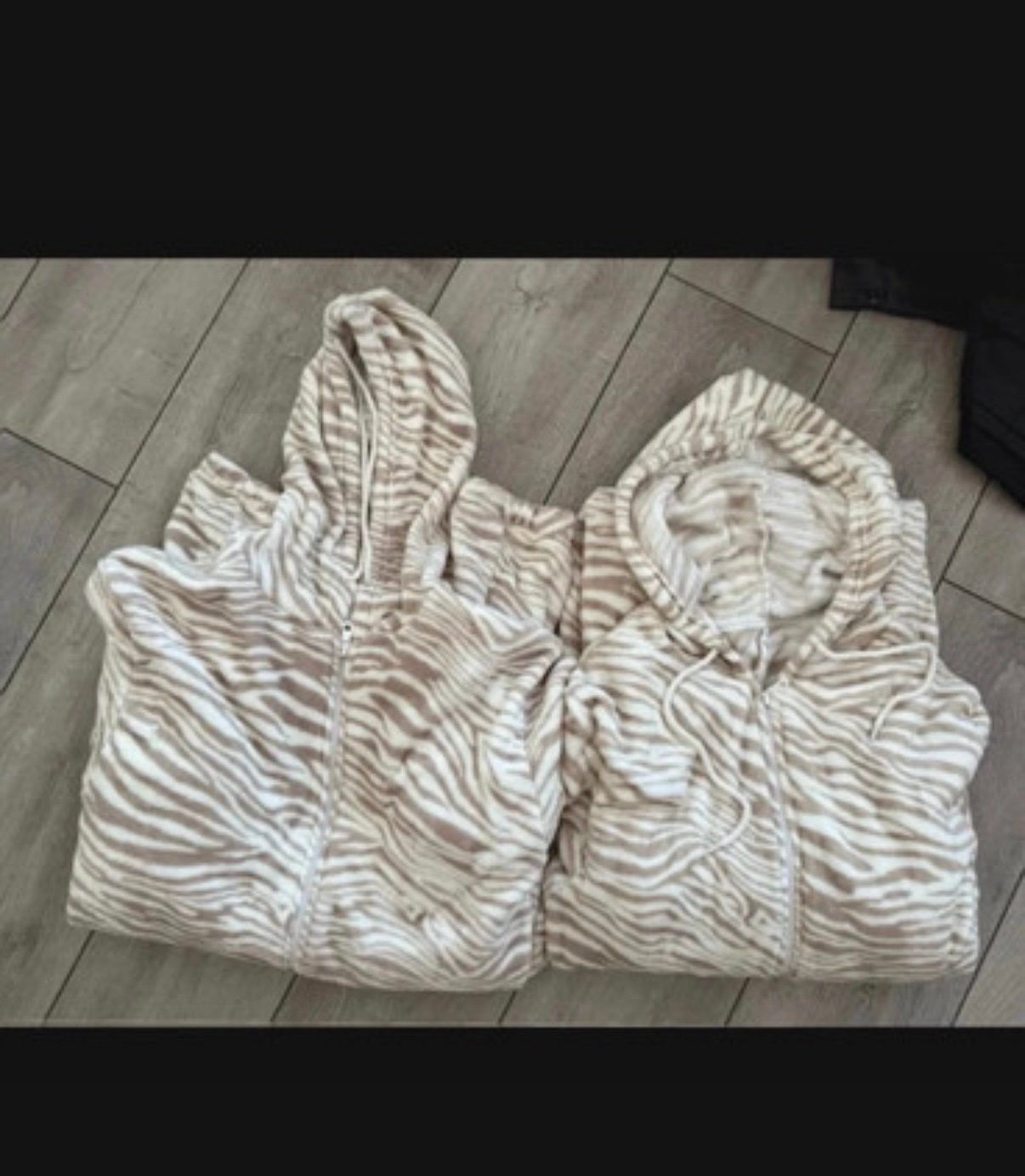 2x Zebra Print Onesie - nieuw L/XL, Ophalen of Verzenden, Zo goed als nieuw, Maat 38/40 (M), Beige