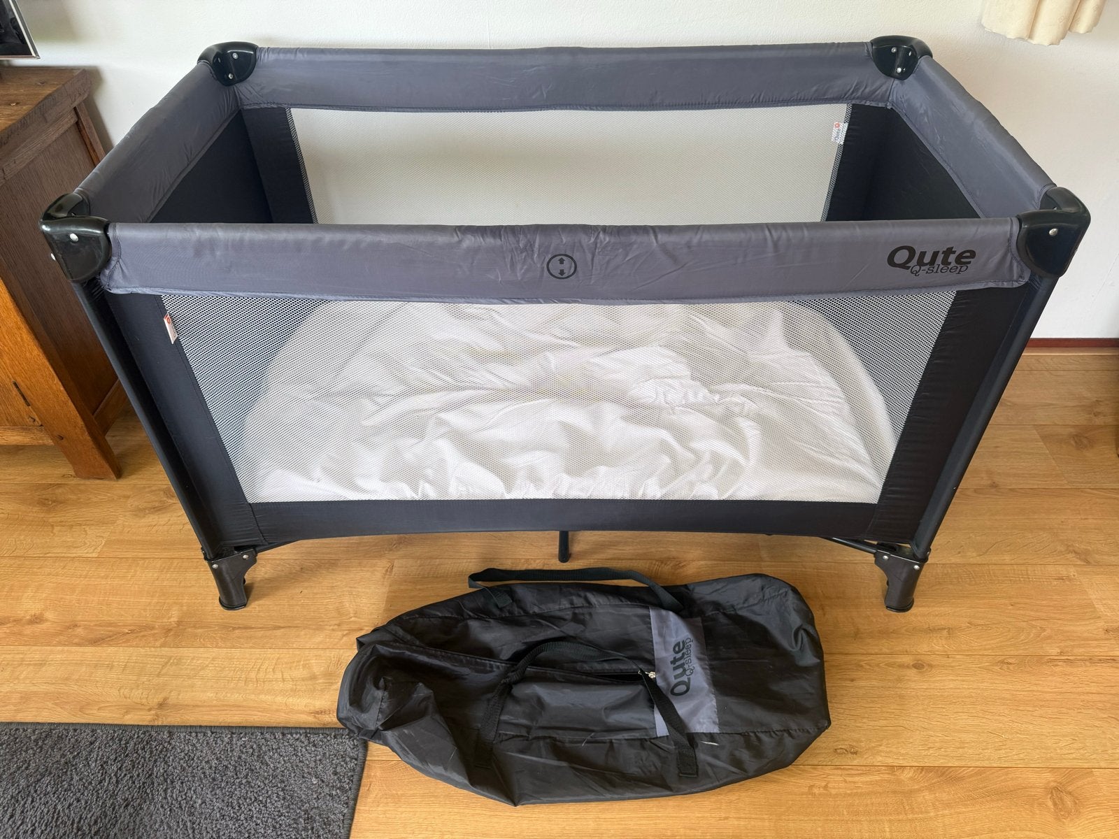 Qute G-sleep Reisbedje - Ideaal voor onderweg, Ophalen, Zo goed als nieuw, Reisbedje