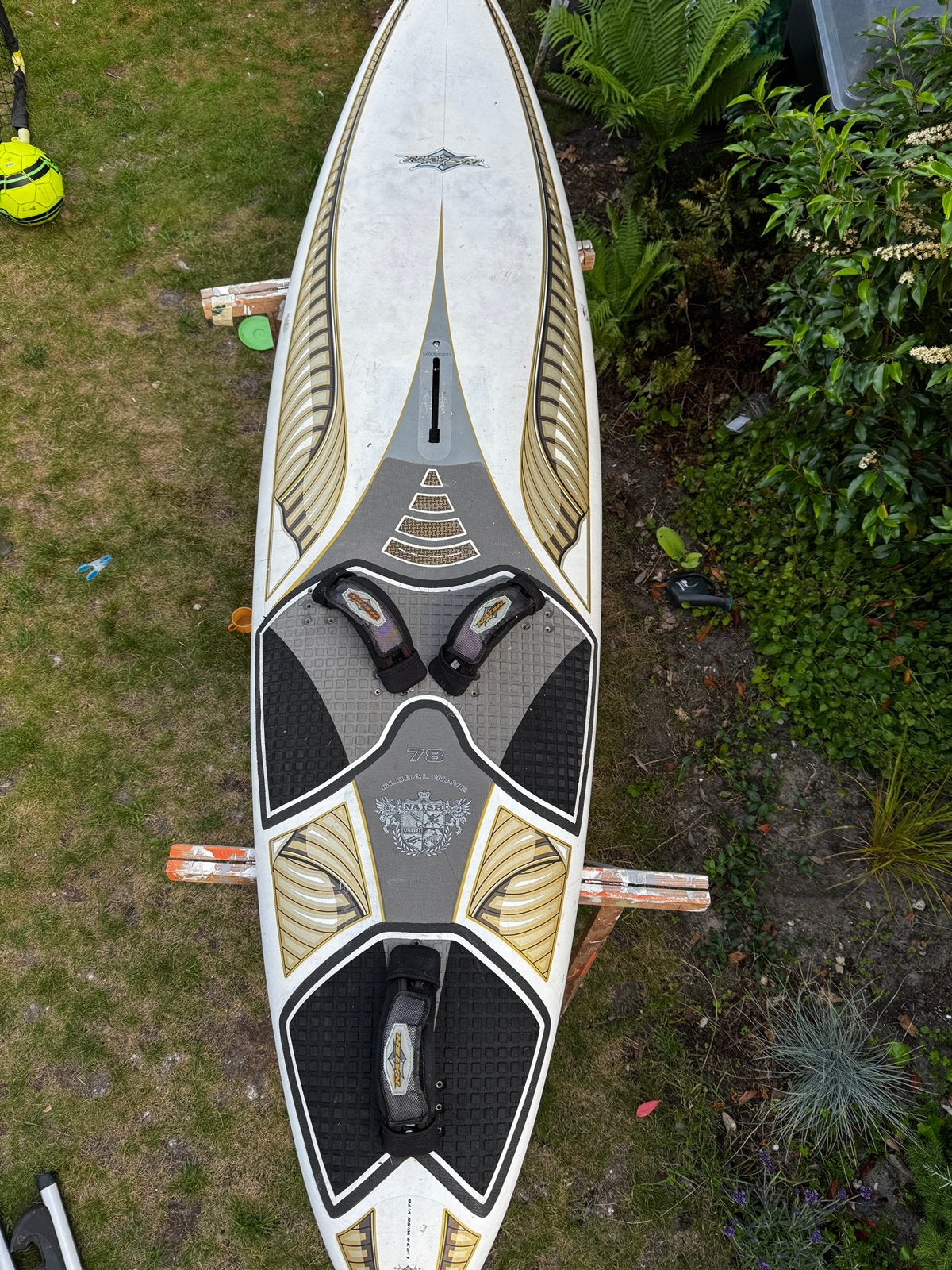 Naish global wave 78, Ophalen, Plank