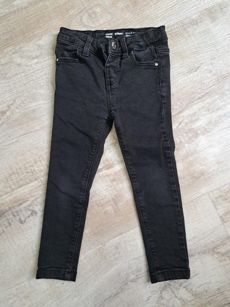Zwarte skinny jeans maat 104 Primark, Broek, Meisje, Ophalen of Verzenden, Zo goed als nieuw