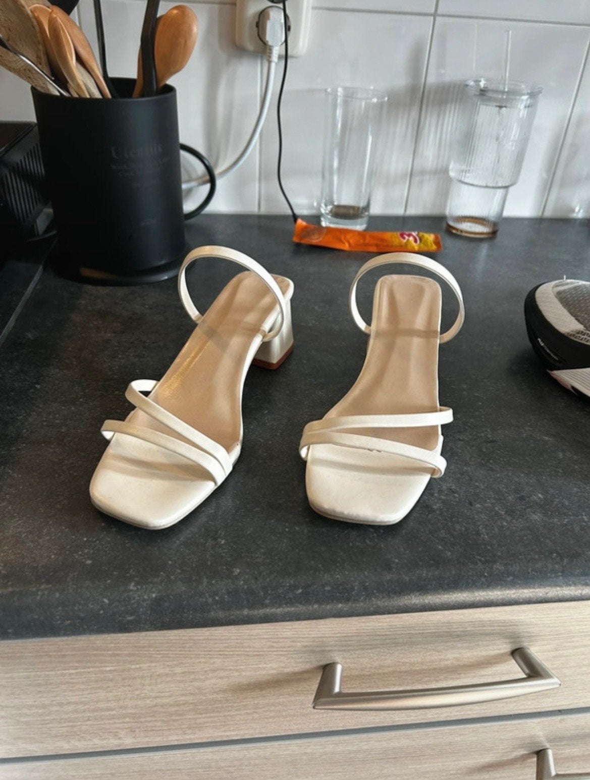 Nieuwe Witte Sandalen met Blokhak, Verzenden, Nieuw, Wit, Sandalen of Muiltjes