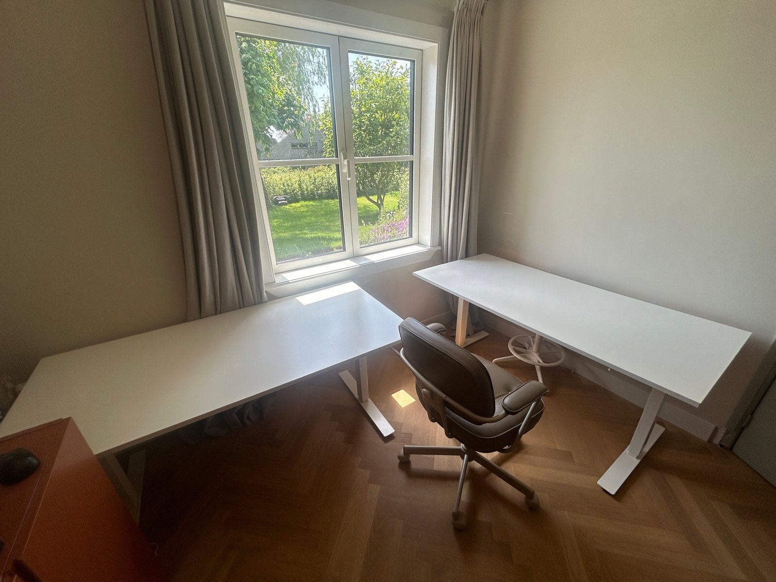 2x IKEA Skarsta zit-sta bureau 80x160cm, Huis en Inrichting, Bureaus, Ophalen, Zit-sta bureau, Gebruikt, Spaanplaat of MDF