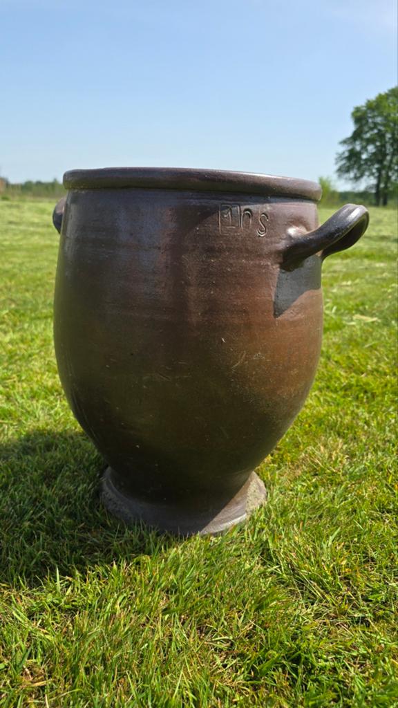 Antieke Keulse Pot bruin grespot met oren en merkteken, Ophalen of Verzenden, Zo goed als nieuw