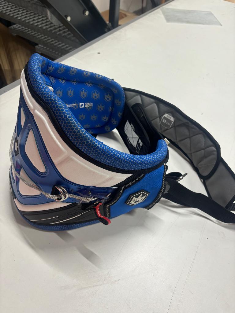 Manera exo trapeze blue white 32cm size L, Watersport en Boten, Ophalen, Trapeze, Geen board, Zo goed als nieuw