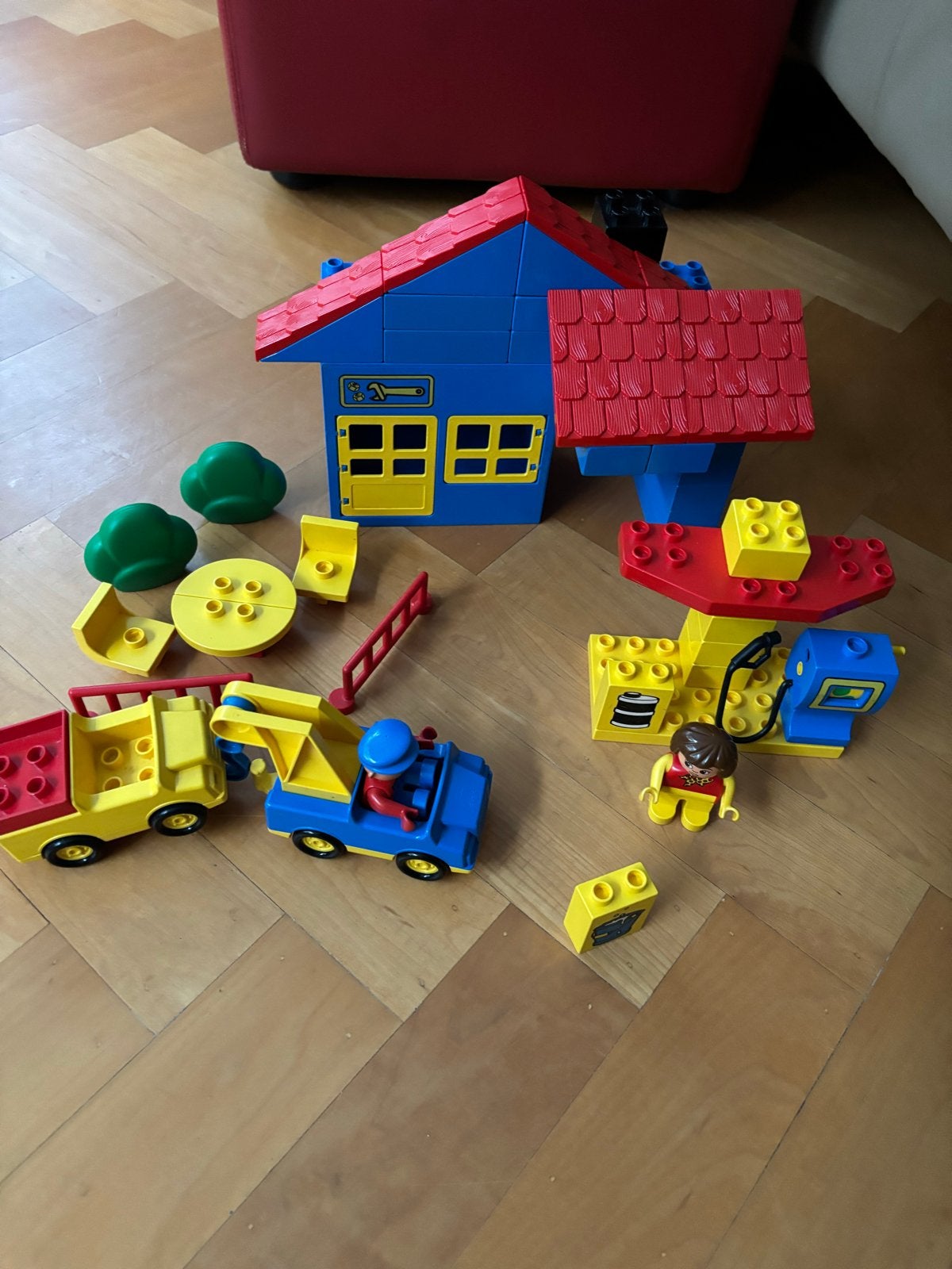 Lego Duplo 2657 Tankstation met huis en voertuigen, Inclusief minifiguren, Gebruikt, Overige thema's, Overige typen