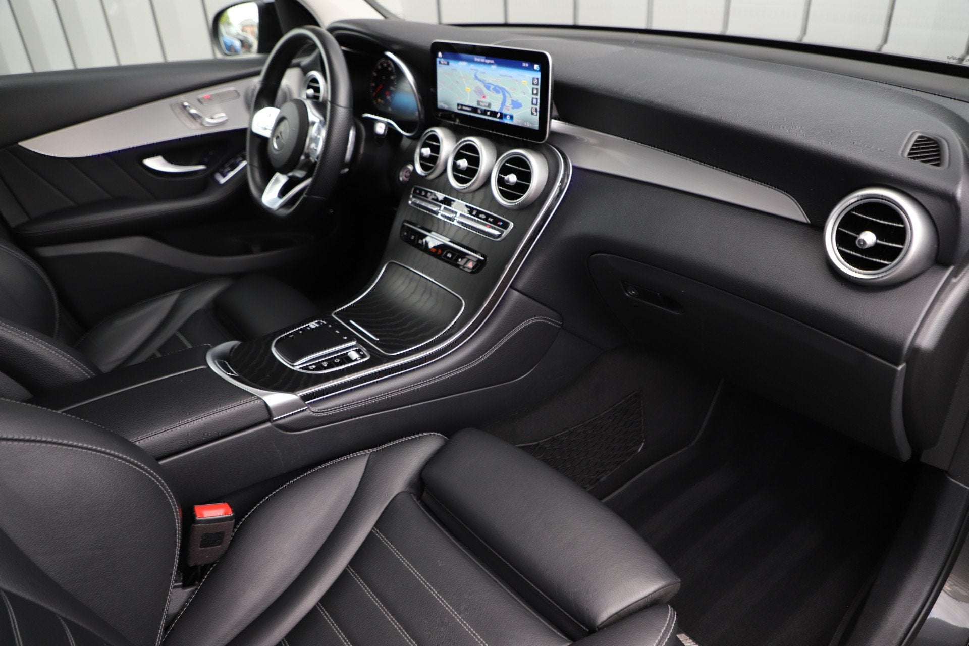 Mercedes-Benz GLC 300e AMG 4-Matic | 320PK | Luchtvering | H, Auto's, Mercedes-Benz, Automaat, Automatische klimaatregeling, Gebruikt