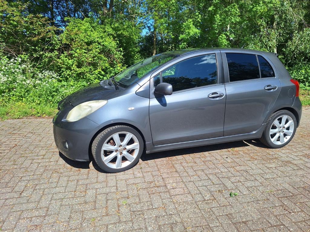 Toyota Yaris 1.8 16V Vvt-i 5DR TS 2007 Grijs, Auto's, Voorwielaandrijving, Stof, Zwart, 133 pk