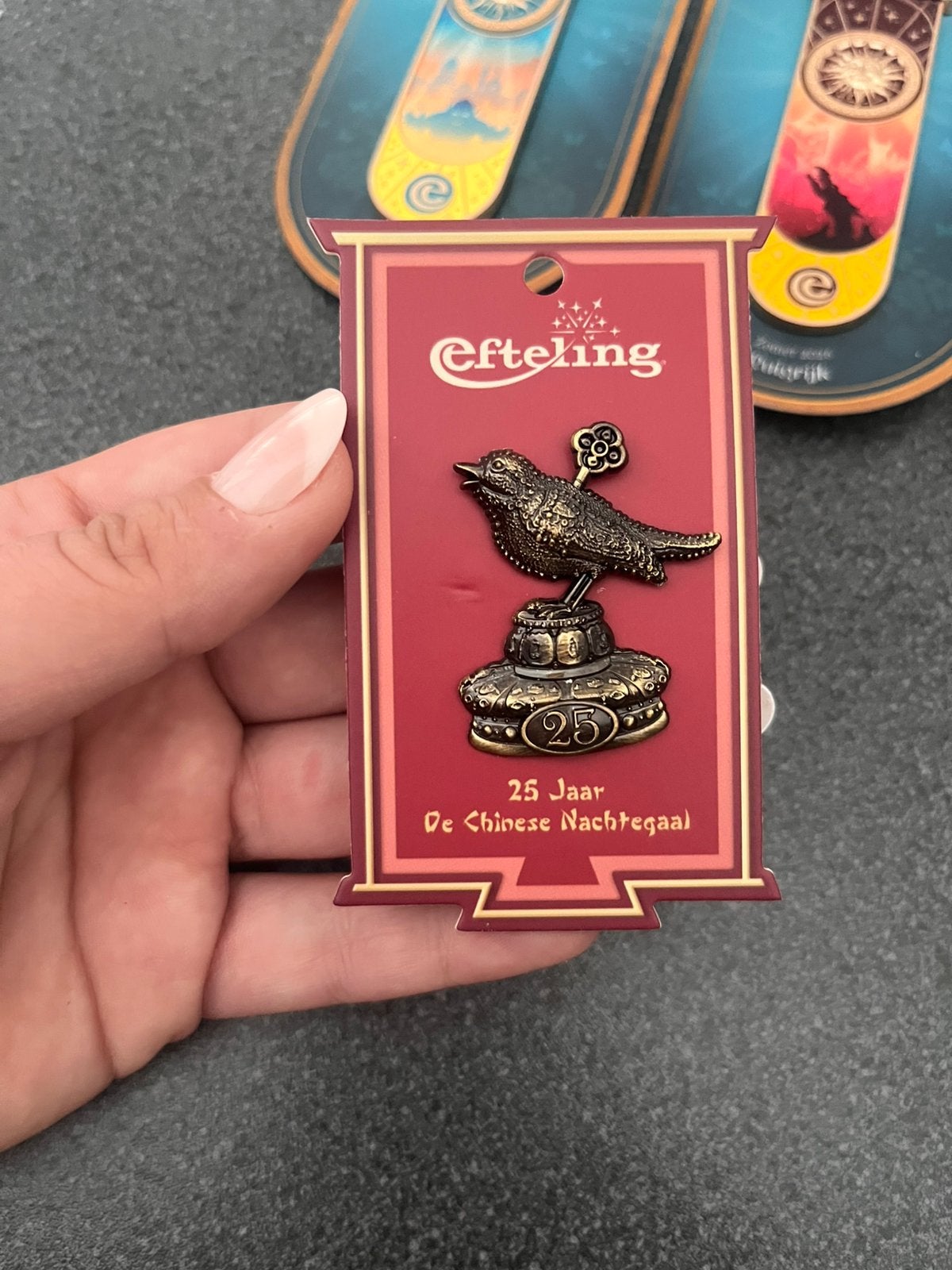 Chinese nachtegaal pin Efteling, Ophalen of Verzenden, Zo goed als nieuw, Button of Speldje