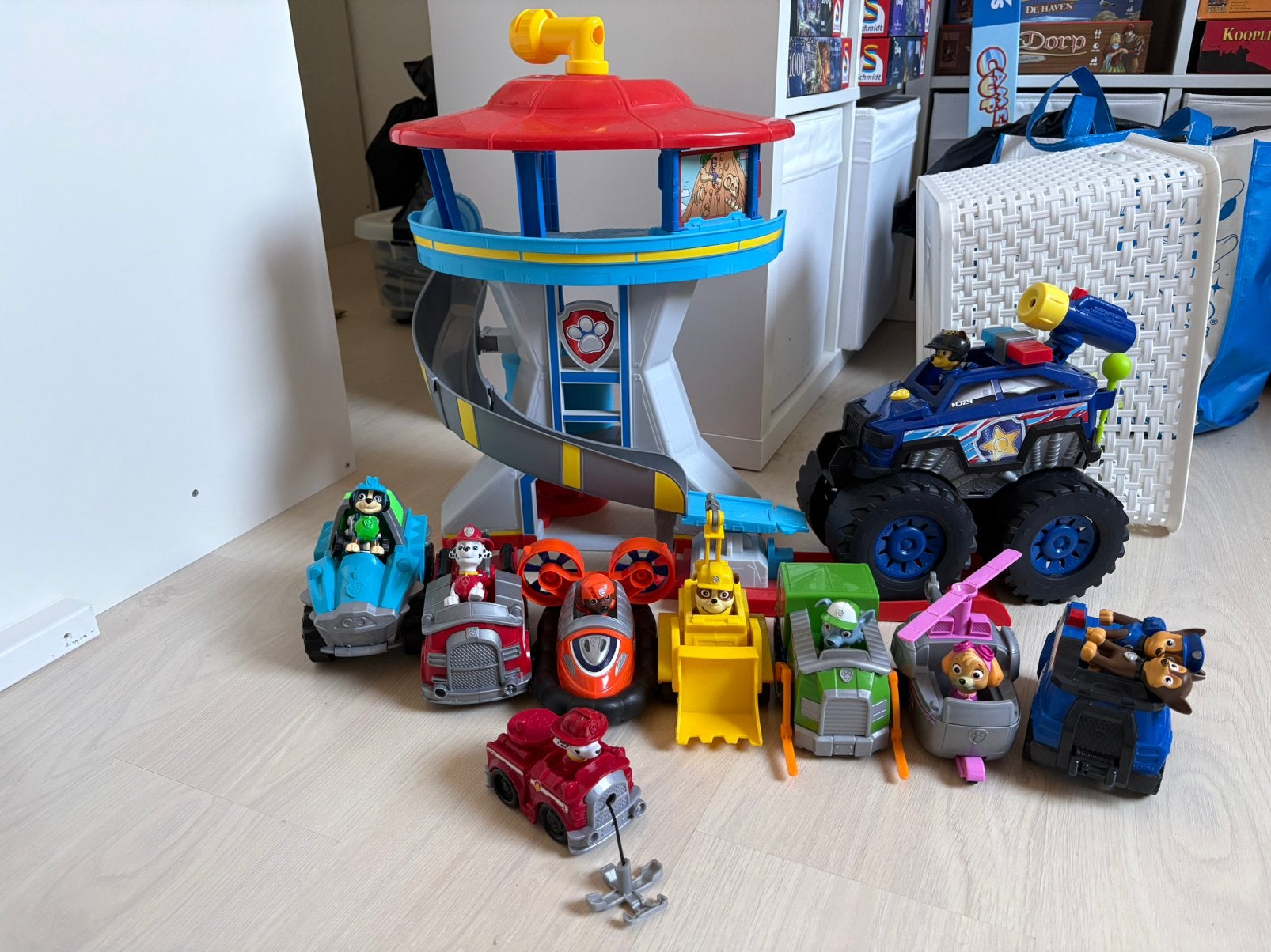 Paw patrol speelgoed uitkijktoren pups en auto’s, Kinderen en Baby's, Speelgoed | Actiefiguren, Ophalen, Gebruikt