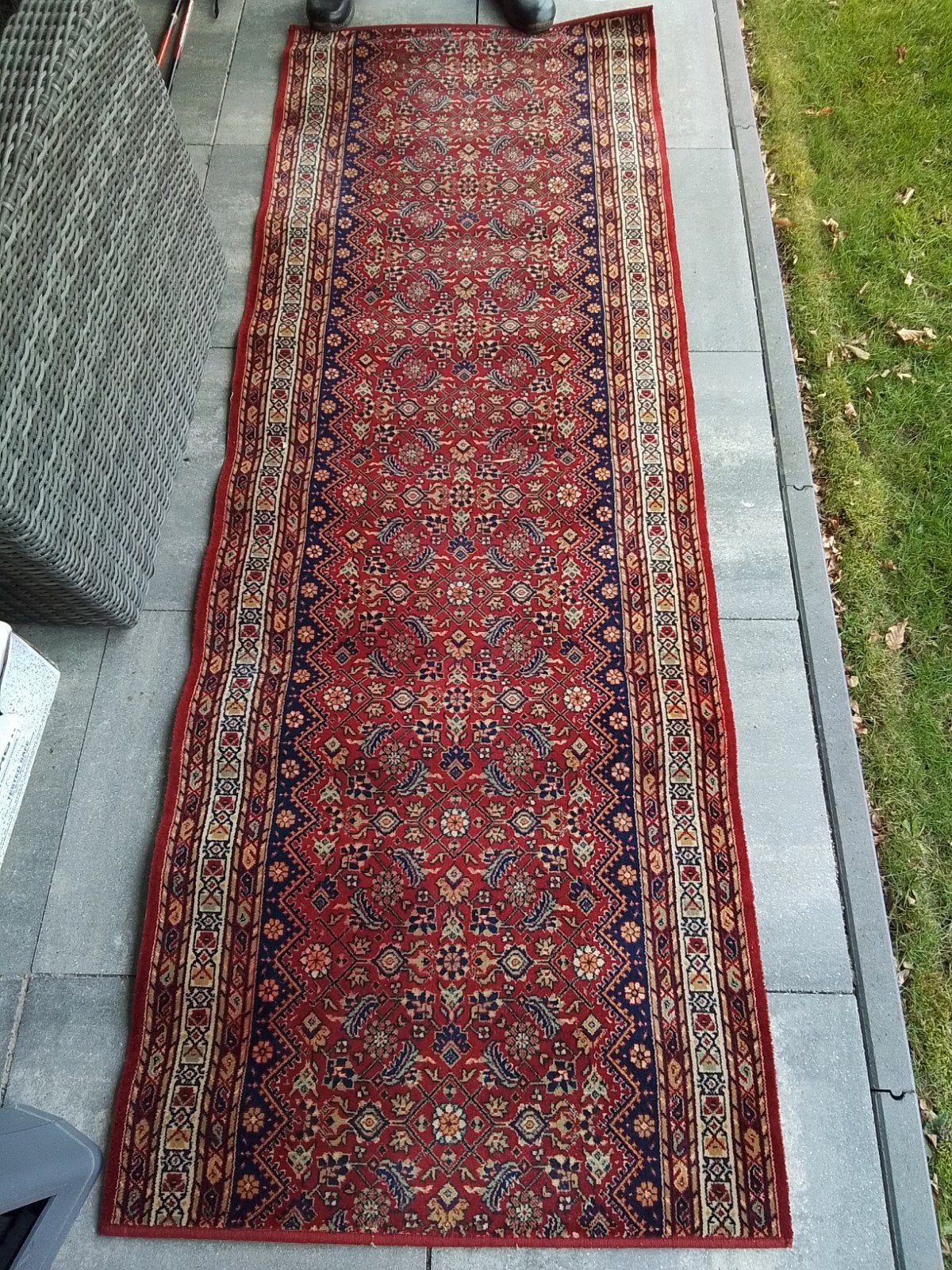 Tapijt/traploper 91x 256
Tapijt moet uitgerold worden lang o, Ophalen