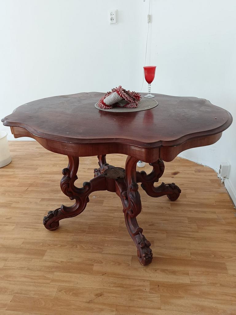 Tafel victoriaanse stijl, Ophalen